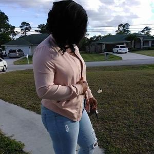 Meet your Posher, Rena